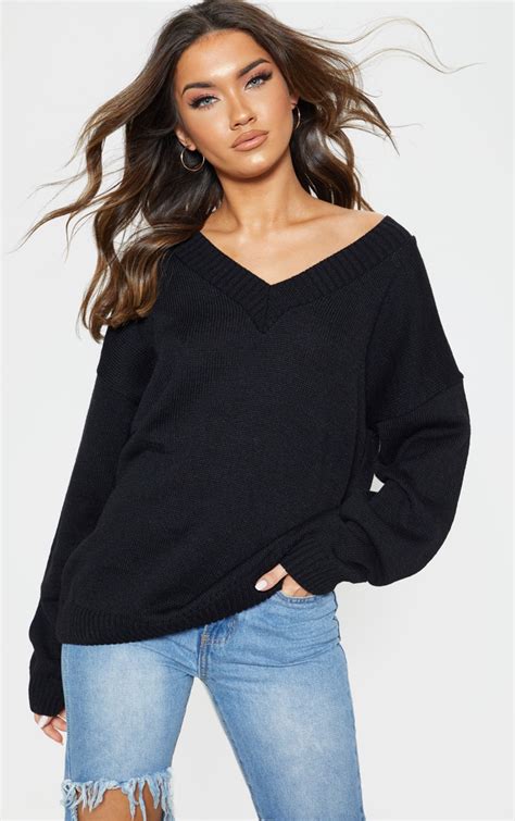 oversized black v neck jumper.